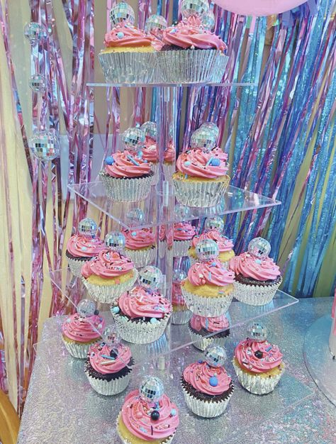 Hot Pink Disco Ball Birthday Cake, Pink Disco Cupcakes, 21 Disco Party, Euphoria Cupcakes, Disco Party Cupcakes, Pink Disco Party Cake, 21st Bday Cupcakes, Disco Cupcakes Ideas, Preppy Disco Party