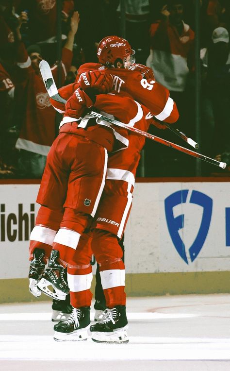 Detroit Red Wings Aesthetic, Red Wings Aesthetic, Wings Aesthetic, Hockey Posters, Hockey Art, Hockey Men, Boys Hockey, See You Space Cowboy, Hockey Pictures