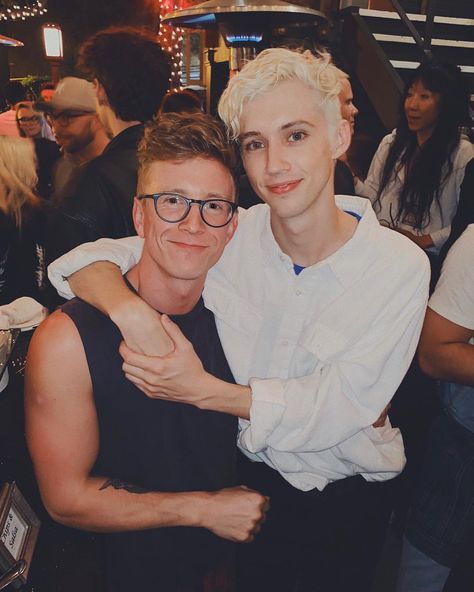 tyler oakley on Instagram: “it’s hard to find the words to describe how proud i felt of @troyesivan last night. somehow, this was my first Troye show since ‘Vain…” Troye Sivan Lyrics, Sivan Photos, Troye Sivan Songs, Caspar Lee, Ricky Dillon, Connor Franta, Joey Graceffa, Kian Lawley, Joe Sugg