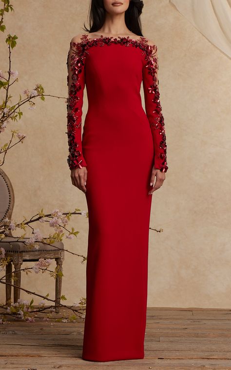 Evening Wedding Guest Dresses, Red Evening Gowns, Off Shoulder Evening Dress, Pamella Roland, Gold And Black Dress, Crepe Gown, Bridal Dress Fashion, Elegant Dresses Classy, Stylish Party Dresses