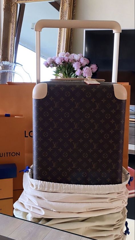 Lv Suitcase Louis Vuitton, Lui Viton Bag, Bolsa Luis Viton, Lv Suitcase, Luis Viton, Lui Viton, Louis Vuitton Suitcase, Wealthy Lifestyle Luxury, Louis Vuitton Luxury