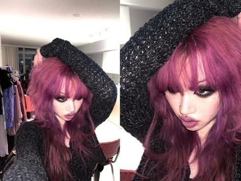 Purple Pink And Black Hair, Alt Hair Dye Ideas, Hot Pink Curly Hair, Grunge Pink Hair, Black And Colored Hair, Dark Magenta Hair, Hair Ideas Colored, Pink Hair Dark, Pink Black Hair