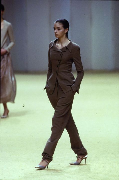 Chanel Runway, 90s Runway Fashion, Runway Fashion Couture, Runway Outfits, Chanel Spring, 가을 패션, Runway Models, Couture Collection, Look Chic