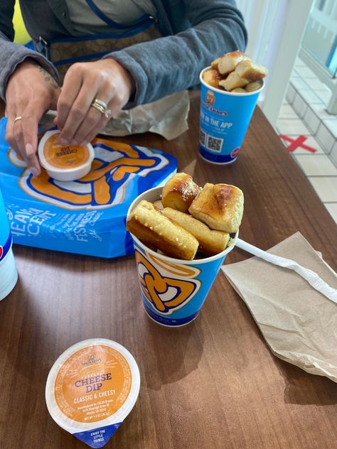 Auntie Annes Pretzels Aesthetic, Auntie Annies Pretzel Bites, Snacks Sleepover Junk Food, Wetzel Pretzel, Aunt Annie’s Pretzels, Junk Food Snacks Aesthetic, Auntie Annes, Junk Food Snacks, Food Babe