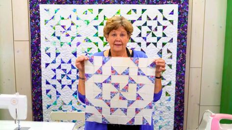 Antique Lace Quilt With Jenny Doan Missouri Star Quilt Pattern, Block Quilt Ideas, Lace Quilt, Missouri Quilt Tutorials, Missouri Quilt Company, Missouri Star Quilt Company Tutorials, Missouri Star Quilt Tutorials, Missouri Quilt, Missouri Star Quilt Company