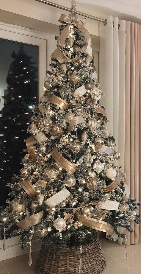 The Most Gorgeous Christmas Tree Ideas From Top Bloggers | Christmas Tree Inspo, Garland Ideas, Silver Christmas Decorations, Christmas Tree Decorating Themes, Elegant Christmas Trees, Gold Christmas Decorations, Christmas Tree Inspiration, White Christmas Trees, Tree Garland