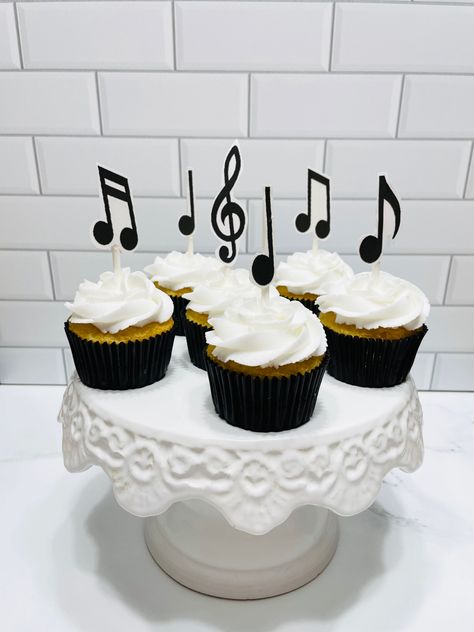 The Music Man Party Ideas, Music Birthday Party Theme For Men, Music Themed Treats, Music Notes Birthday Party Ideas, Piano Themed Party, Piano Birthday Party Ideas, Music Themed Cupcakes, Music Birthday Party Theme, Music Themed Birthday Party