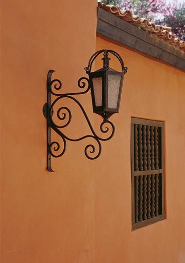 IRON LIGHTING Colonial Lamps, Spanish Light Fixtures, Mexican Hacienda, Spanish Decor, Mexican Home Decor, Mexican Home, Mediterranean Home Decor, Spanish Style Home, Casas Coloniales