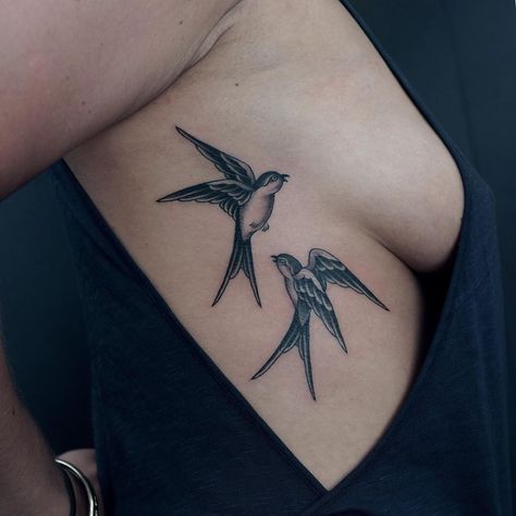 Bird Tattoo Neck, Swallow Tattoo Design, Swallow Bird Tattoos, Bird Tattoo Men, Tattoo Bird, Swallow Tattoo, London Tattoo, Bird Tattoo, Arrow Tattoos