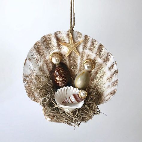 Nativity Made From Shells, Shell Nativity, Sea Shell Nativity Scene, Nativity Shell Ornaments, Seashell Christmas Ornaments Trendy Tree, Seashell Crown, Seashell Ornaments, Mermaid Crown, Nativity Ornaments