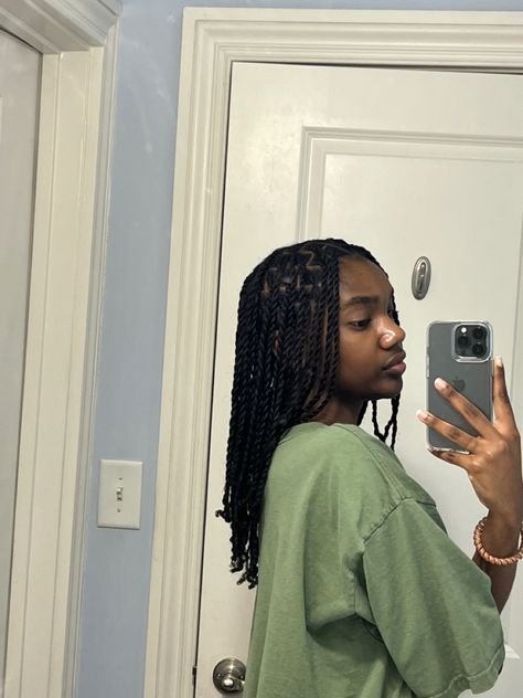 Short Twisted Hair, Short Small Twists, Women Twist Natural Hair, Marley Twists With Highlights, Mid Length Twists Braids, Mini Twists Aesthetic, Mini Twist Braids Hairstyles, Natural Hairstyles For Black Women Twists, Medium Mini Twists