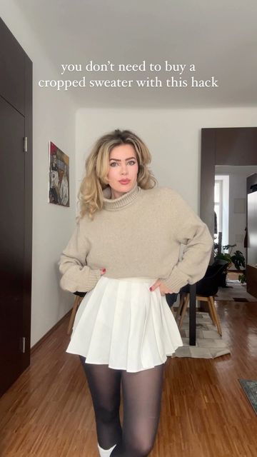 Marie Schnoell - your fashion bestie on Instagram: "cropped sweater hack!! I love stealing my bfs sweaters but most of them are way too big, let me know if you try it 🥰 fashion inspo, fashion hack, cropped sweater, sweater hack, how to crop a sweater, how to tuck in a sweater, knit, turtleneck, sweater weather #fashionhack #croppedsweater #hacks" Oversized Crop Sweater Outfit, Ways To Crop A Sweater, How To Make A Sweatshirt Look Cropped, Dress With Cropped Sweater Over It, Big Sweater Hacks, How To Tuck Sweater, How To Crop Sweater, Crop Pullover Outfits, How To Tuck In Oversized Sweater