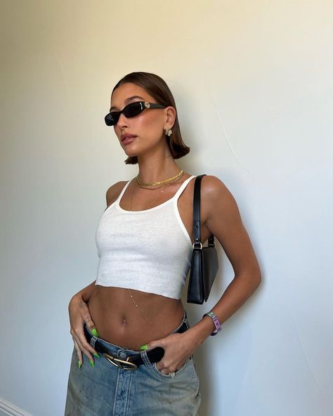 Gucci Oval Sunglasses, Boujee Casual Outfits, Oval Sunglasses Outfit, Hailey Sunglasses, Hailey Bieber Sunglasses, Hailey Bieber Coachella, Hailey Bieber Instagram, Sunglasses Aesthetic, Hailey Bieber Outfits