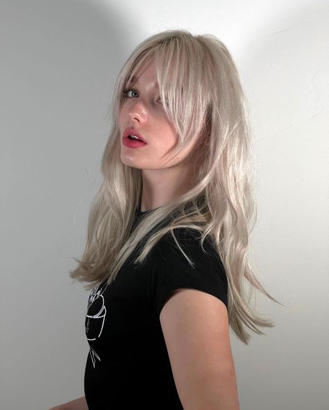 AVREY on Instagram: “RIP to my all one color platinum 🙏🏻 she’s got dimension now” God Of Wrath, Cecily Knight, Legacy Of Gods, White Blonde Hair, Rina Kent, Blonde Hair Inspiration, Bleach Blonde, Platinum Blonde Hair, Hair Color And Cut