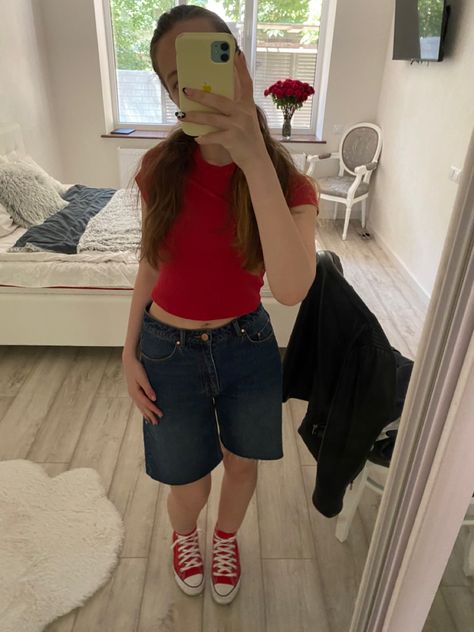 Grunge Outfits With Red Converse, Red Low Top Converse Outfit, Outfits W Red Converse, Red Low Converse Outfit, Cute Outfits With Red Converse, Canada Day Outfit Summer Red And White, Outfit Ideas With Red Converse, Converse Shoes Outfit Aesthetic, Red Platform Converse Outfit