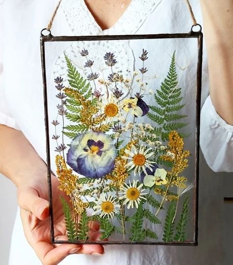 Framing Pressed Flowers Between Glass - Happy Happy Nester Anniversary 1 Year, Pressed Flowers Diy, Pressed Flowers Frame, Pressed Flower Crafts, Bouquet Preservation, Flower Cart, 1 Year Anniversary, Pressed Flower Art, Glass Frame