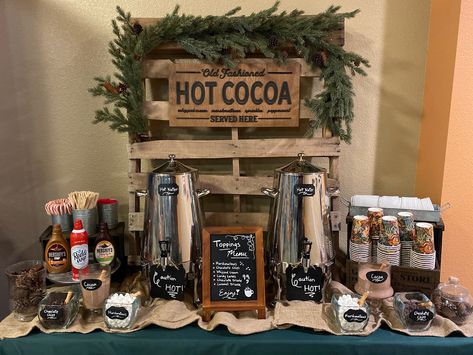 Coffee Hot Chocolate Bar Wedding, Hot Cocoa Station Wedding, Rustic Hot Cocoa Bar, Hot Cocoa Bar Wedding, Wedding Hot Chocolate Bar, Coffee Bar In Kitchen, Chocolate Buffet, Fall Hot Chocolate, Bar In Kitchen