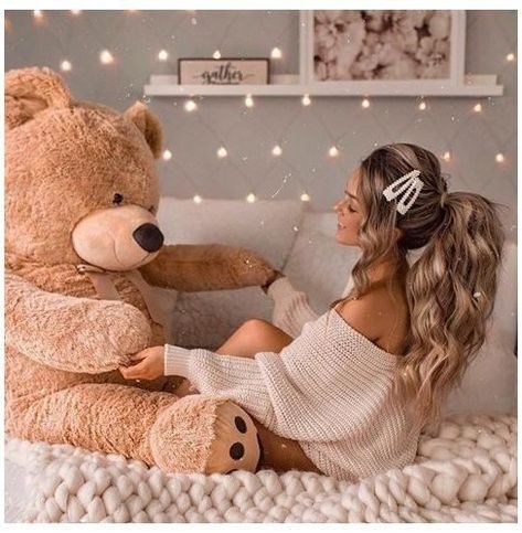 Affectionate Giant Teddy Bear: Easy to Create One Huge Teddy Bears, Teddy Pictures, Teddy Girl, Big Teddy Bear, Big Teddy, Giant Teddy Bear, Teddy Bear Wallpaper, Giant Teddy, Teddy Bear Girl