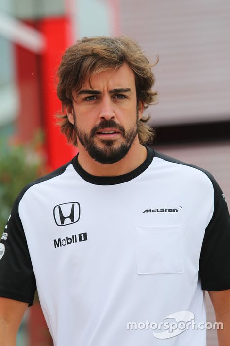 Fernando Alonso Ferrari, Racing Baby, Aryton Senna, Fitness Fashion Outfits, Mclaren Formula 1, F1 Wallpaper Hd, Sports Aesthetic, Racing Drivers, Mclaren F1