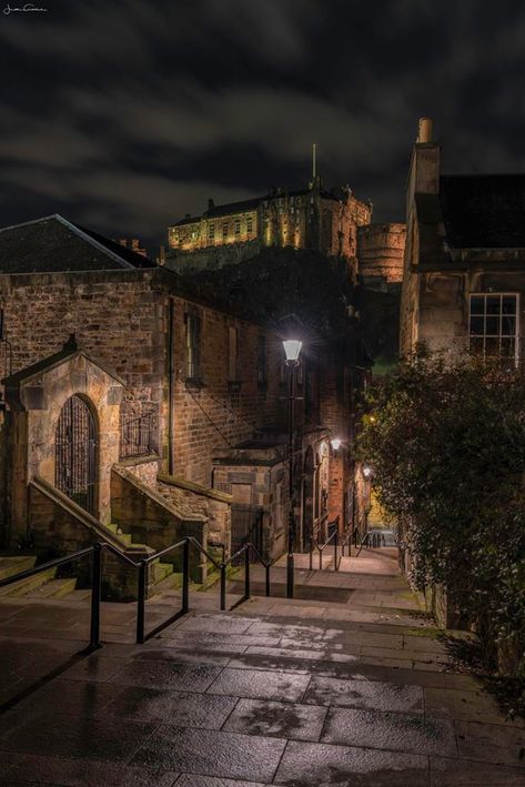 The Vennel at Night - the ancient pathway to Edinburgh Castle, Scotland. Edinburgh Photography, Edinburgh Castle Scotland, Bookish Art, Roblox Download, Night Street, Castle Scotland, Roblox Robux, Scotland Castles, Free Robux