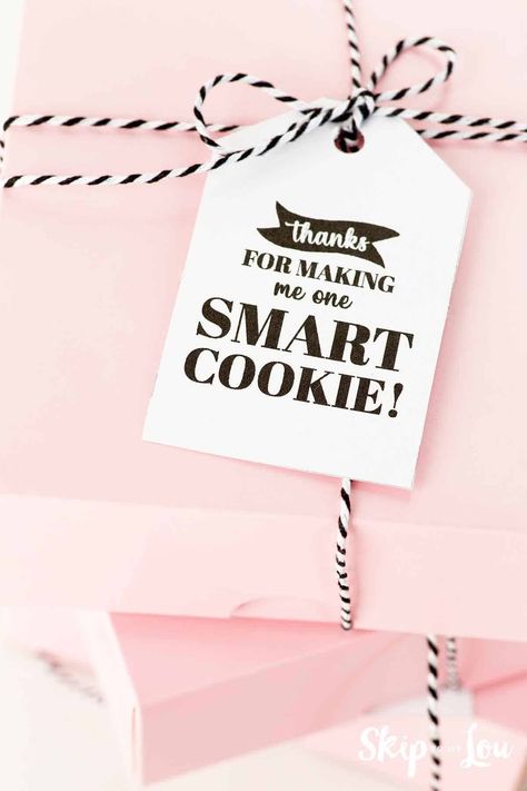 Crumbl Cookie Teacher Appreciation, Cookie Puns Gift Ideas, Thanks For Making Me One Smart Cookie, One Smart Cookie Free Printable, Smart Cookie Printable, Cookie Packaging Ideas, Mason Jar Cookie, Business Promotional Gifts, Customer Appreciation Gifts