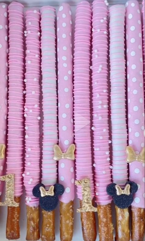 Mini Mouse Desert Table, Minnie Mouse 1st Birthday Pink And Gold, Minnie Mouse Themed Birthday Party Food, Minnie Mouse Chocolate Covered Pretzels, Minnie Mouse Birthday Party Ideas Pink And Gold, Minnie Mouse 2nd Birthday Party Decoration, Minnie Mouse Birthday Party Ideas Pastel Colors, Pink Mini Mouse Birthday Party Ideas, Minnie Mouse Treats Sweets