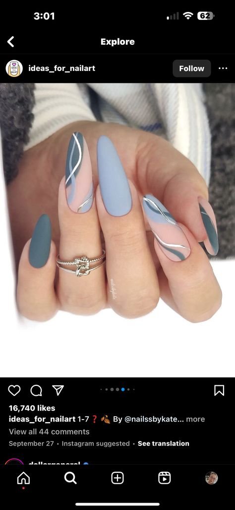 Blue Grey And White Nails, White Nails With Light Blue Design, Blue And Grey Nail Ideas, Light Blue Western Nails, Blue And Gray Nail Ideas, Dusty Blue Nail Designs, Slate Blue Nails Design, Blue Gray Nails Design, Acrylic Nail Designs Gray