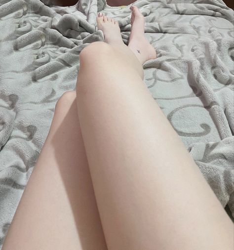 White soft White Legs Skin, Smooth Legs Aesthetic, Pale Legs, Infected Toenail, Soft Legs, Cute Tights, Girly Dp, Homemade Oil, Smooth Legs