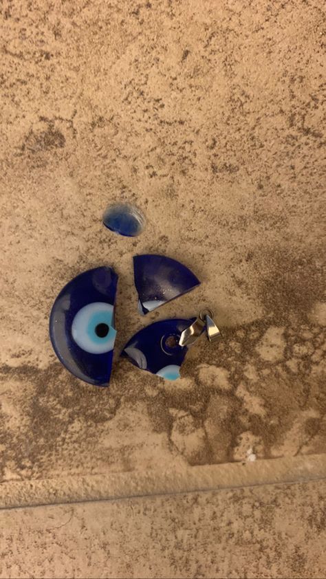 Evil eye necklace shattered broken on marble tile Wallpaper Aesthetic Evil Eye, Aesthetic Evil Eye, Baby Girl Hairstyles Curly, Greek Travel, Devil Eye, Messy Room, Grunge Room, Cool Instagram, Hippie Vibes