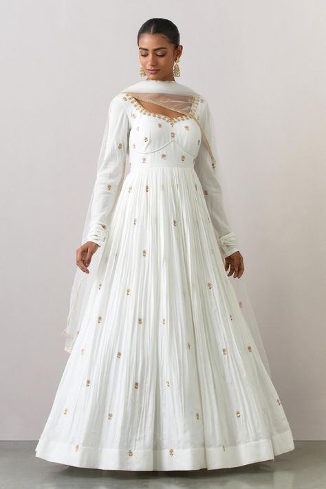 White cotton floral embroidered Anarkali with dupatta White Indian Dress, Churi Sleeves, White Anarkali Dress, One Piece Dress Design, Cotton Dress Indian, Onam Outfits, Floral Anarkali, Elegant Fashion Outfits, Anarkali With Dupatta