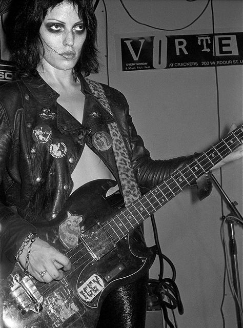 photographer derek ridgers talks punk then and now - i-D Gaye Advert, Derek Ridgers, Princesa Punk, Chicas Punk Rock, Cultura Punk, 90s Punk, Estilo Punk Rock, 70s Punk, 80s Punk