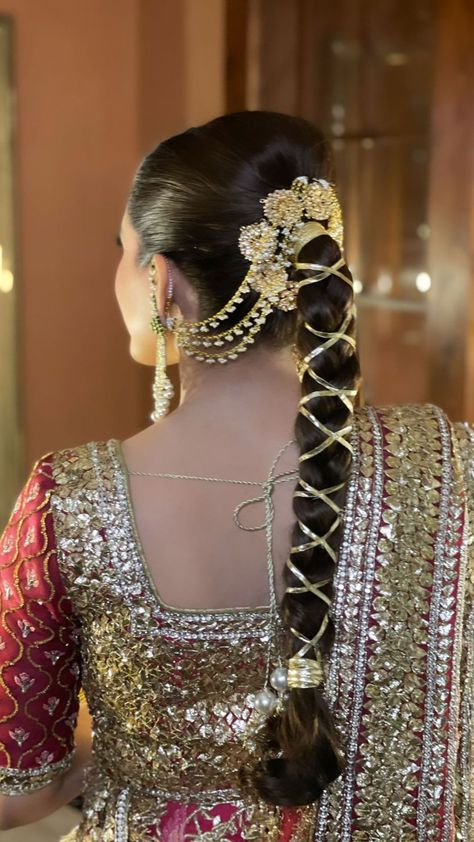 Mehndi Hairstyles, Long Shiny Hair, Cute Quick Hairstyles, Layered Haircuts For Medium Hair, Beautiful Braided Hair, Indian Bridal Hairstyles, Haircuts For Medium Hair, Hair Up Styles, Hair Stylist Life