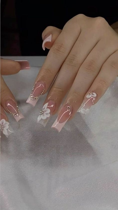 Nail Designs Flowers Acrylic, Acrylic Nails Coffin Simple Classy, Nail Idea For Graduation, Tapered Square French Tip Nails Design, Luxury Almond Nails, Promotion Nails Ideas, Cute Nail Ideas Medium Length, Elegant Graduation Nails, White Nails Inspo Square