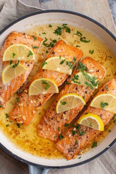 Salmon Recipes Pan, Crispy Salmon Recipe, Fried Salmon Recipes, Salmon Recipe Pan, Seared Salmon Recipes, Salmon Recipes Pan Seared, Pan Fried Salmon, Seafood Recipe, Salmon Seasoning