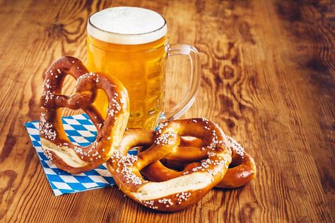 Experts Weigh In on the Best Oktoberfest Beer You Can Buy #angelsfoodparadise Oktoberfest Party Games, German Party, Weird Laws, Food Map, Cooking With Beer, Oktoberfest Beer, Oktoberfest Party, Beer Fest, Body Challenge