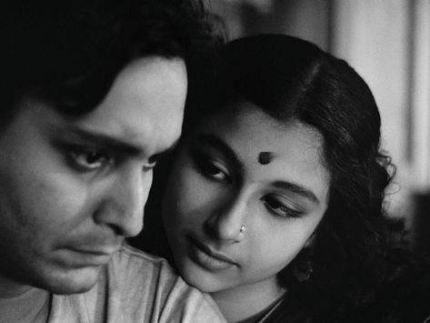 Nantes, Satyajit Roy, Soumitra Chatterjee, Classic Movie Quotes, Bollywood Retro, Sharmila Tagore, Satyajit Ray, Ray Film, Desi Love