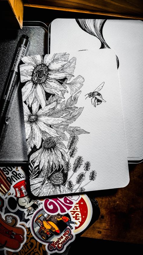 Fineline Flower Drawing, Modern Art Sketch, Sketchbook Art Inspiration Pencil Nature, Fine Pen Art Drawing, Flowers Pen Drawing, Micron Pen Art Flowers, Art Sketchbook Flowers, Pen Art Landscape, Pen Art Work Illustrations