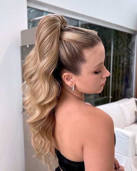 Updos Slick Back, High Ponytail Styles, High Tail, Feed In Ponytail, Hairstyles Trending, Tail Hairstyle, Half Updo Hairstyles, High Ponytail Hairstyles, Ponytail Updo