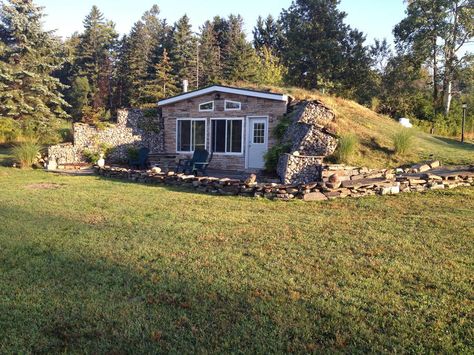 Check out this awesome listing on Airbnb: Fieldstone Suite - Earth Houses for Rent in Ithaca Earth Bermed House, Earth House Underground, Earth Mound House, Rammed Earth Tiny House, Compressed Earth Block House, Underground Living, Earth Houses, Earth Sheltered Homes, A Small House