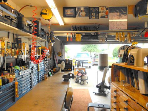 Garage Shop Layout Design, Dream Garage Workshop, Mechanics Shop Organization, Garage Woodworking Shop, Custom Garage Ideas, Garage Shop Ideas, Home Workshop Garage, Vintage Garage Ideas, Shop Ideas Garage