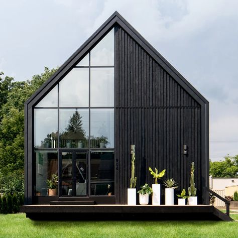 CONTEMPORARY SCANDINAVIAN BLACK HOUSE | Scandinavian in Ferndale Scandinavian Barn House, Scandinavian Exterior, Scandinavian Modern House, Sustainable Housing, Black Houses, Nordic House, Forest Wood, Modern Barn House, Traditional Homes