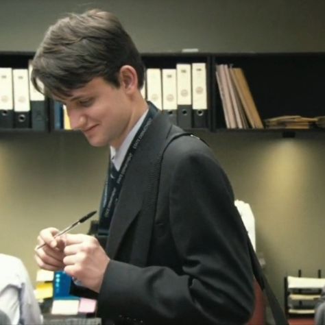 zach woods (in the loop) Gabe The Office, Gabe Lewis, Silicone Valley, Zach Woods, Office Icon, Honey Boo Boo, Funny Office, Dunder Mifflin, Office Humor