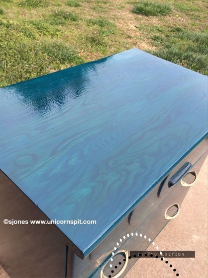 beat up to beauty with unicorn spit spitchallenge creativejuice, how to, painted furniture Unicorn Spit Stain, Refurbishing Furniture, Minimalist Dekor, Blue Thunder, Unicorn Spit, Interior Design Minimalist, Wood Table Design, Gel Stain, Wood Stain