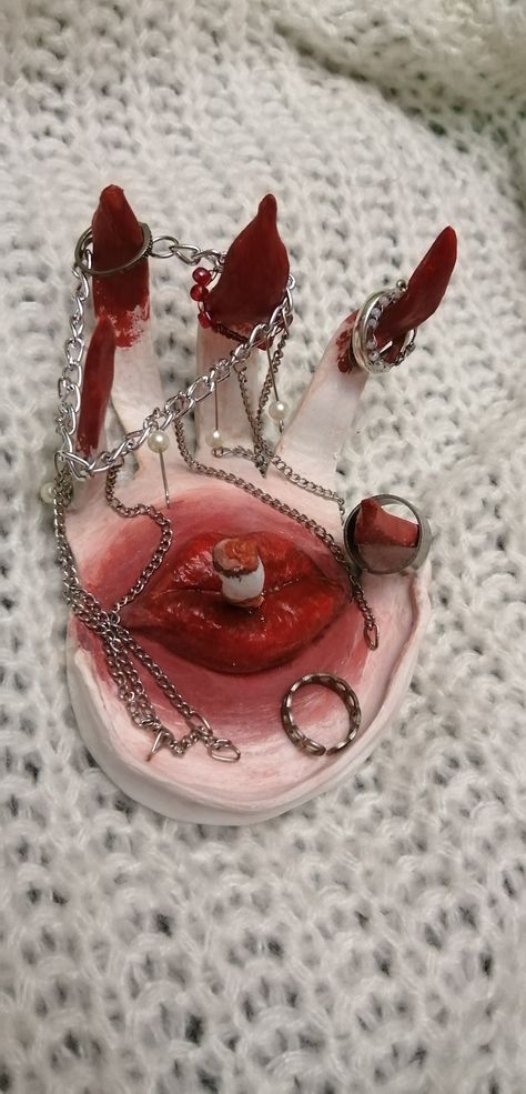 Grunge Ceramic Art, Clay Ideas Grunge, Grunge Pottery, Goth Clay Ideas, Grunge Clay Ideas, Goth Clay Projects, Gothic Clay Ideas, Creepy Clay Art, Soap Sculpture