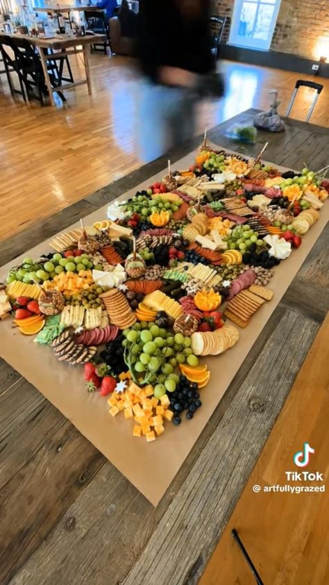 Food For Large Crowds, Appetizer Table Display, 60 Birthday Party Ideas, Charcuterie Tables, Chocolate Charcuterie, Wedding Charcuterie, Birthday Party Ideas Food, Baby Shower Buffet, Charcuterie Board Wedding