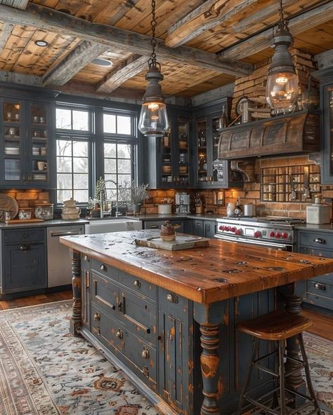 Cozy House Kitchen, Tavern Kitchen, 1800s Kitchen, Rustic Kitchen Design, Cabin Kitchens, Farmhouse Kitchen Design, Rustic Home Design, Kitchen Cabinet Colors, Kitchen Inspiration Design