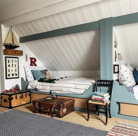 Attic Rooms for Kids Attic Kids Bedroom, Attic Bedroom Kids, Eaves Bedroom, Kids Attic Bedrooms, Slanted Ceiling Bedroom, Bunk Room Ideas, Alcove Bed, Attic Bed, Slanted Walls