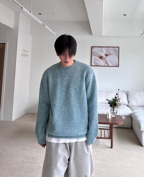 Minimal Comfy Outfit, Light Blue Male Outfit, Outfit Nam, Oversized Street Style, Mens Wardrobe, Light Clothes, Minimalistic Outfits, Cyborgs Art, Guys Clothing Styles