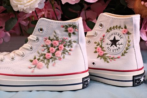 Bride Converse, Embroidery Converse, Custom Wedding Shoes, Embroidered Converse, Cute Converse, Custom Chuck Taylors, Converse Custom, Beach Wedding Shoes, Custom Converse