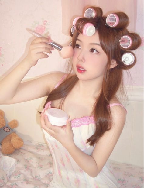 Gyaru Aesthetic, Pink Girly Things, Pose Reference Photo, Art Poses, Pink Princess, Cute Makeup, Just Girl Things, Just Girly Things, Cute Photos